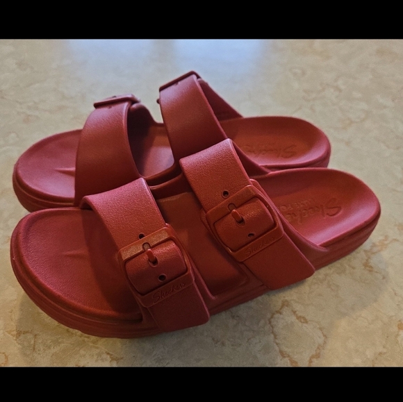 Skechers luxe foam red sandals size 7 (like Birkenstocks) - Picture 2 of 7